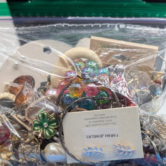 Bag Of Pierced Earrings Wearable to Excellent Condition - Picture 6 of 8